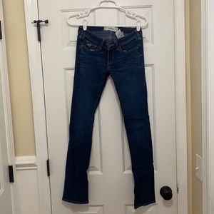 Hollister jeans size 3R waist: 26 length: 33